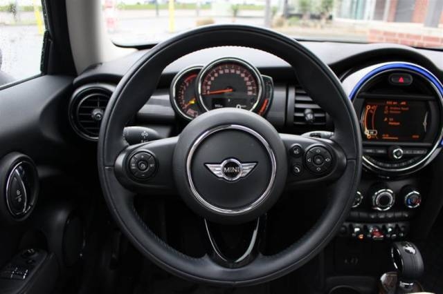 http://used.openroadcanada.com/media/Preowned/34656/mediums/9.jpg
