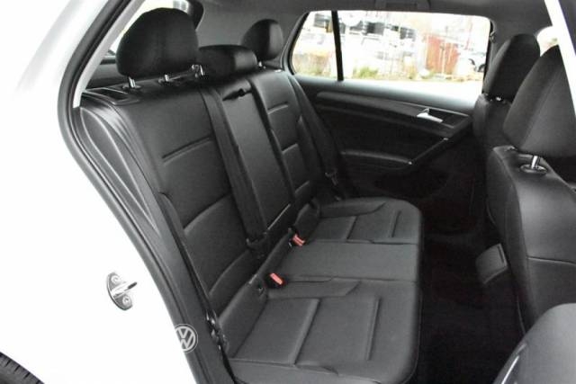 https://used.openroadcanada.com/media/Preowned/32444/mediums/18.jpg